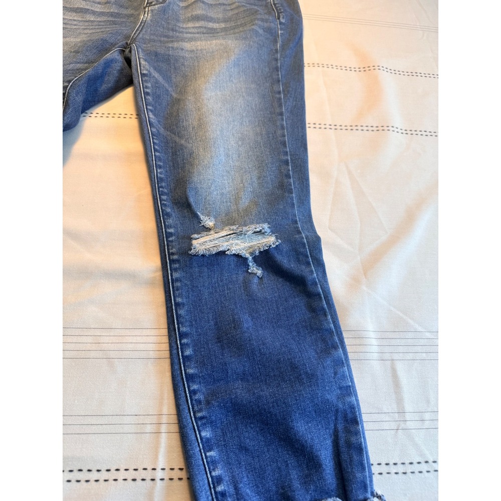 Judy Blue Women Skinny Fit Distressed Jeans Medium Wash High Rise Size 13/31 - Picture 3 of 8